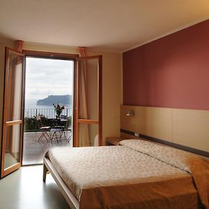 Camera familiare con letto king size